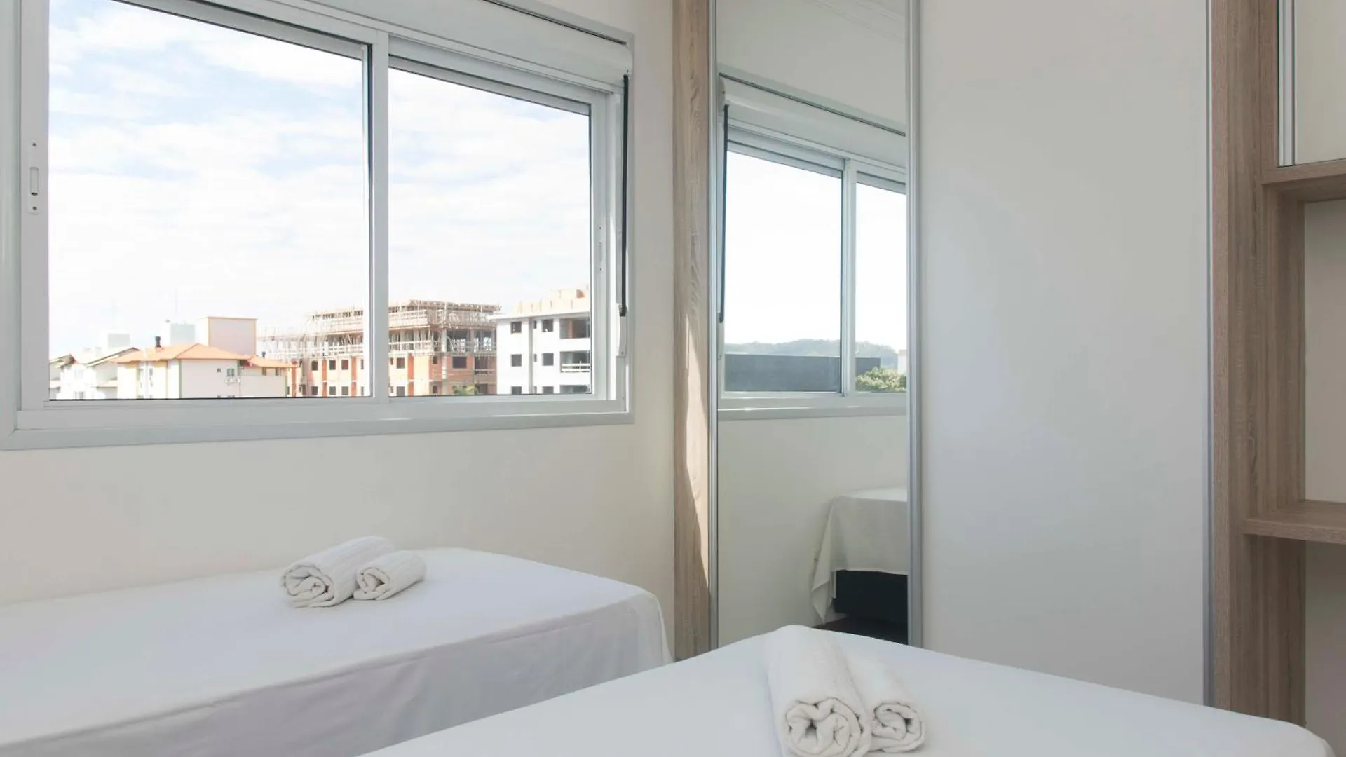 Cobertura No Centrinho Dos Ingleses Com Jacuzzi Privativa Ing-010-1303 Florianopolis