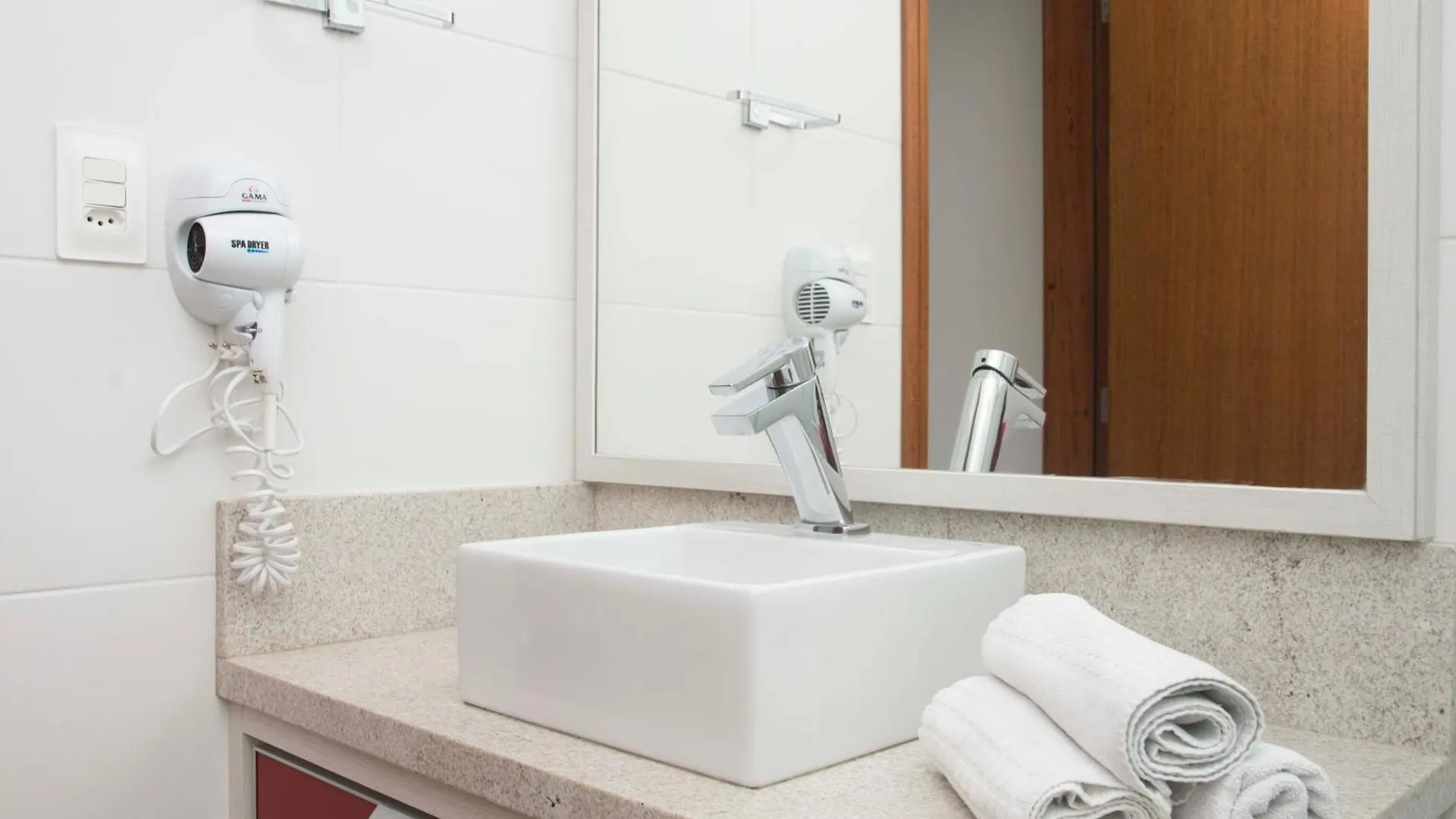 Cobertura No Centrinho Dos Ingleses Com Jacuzzi Privativa Ing-010-1303 Florianopolis Apartment